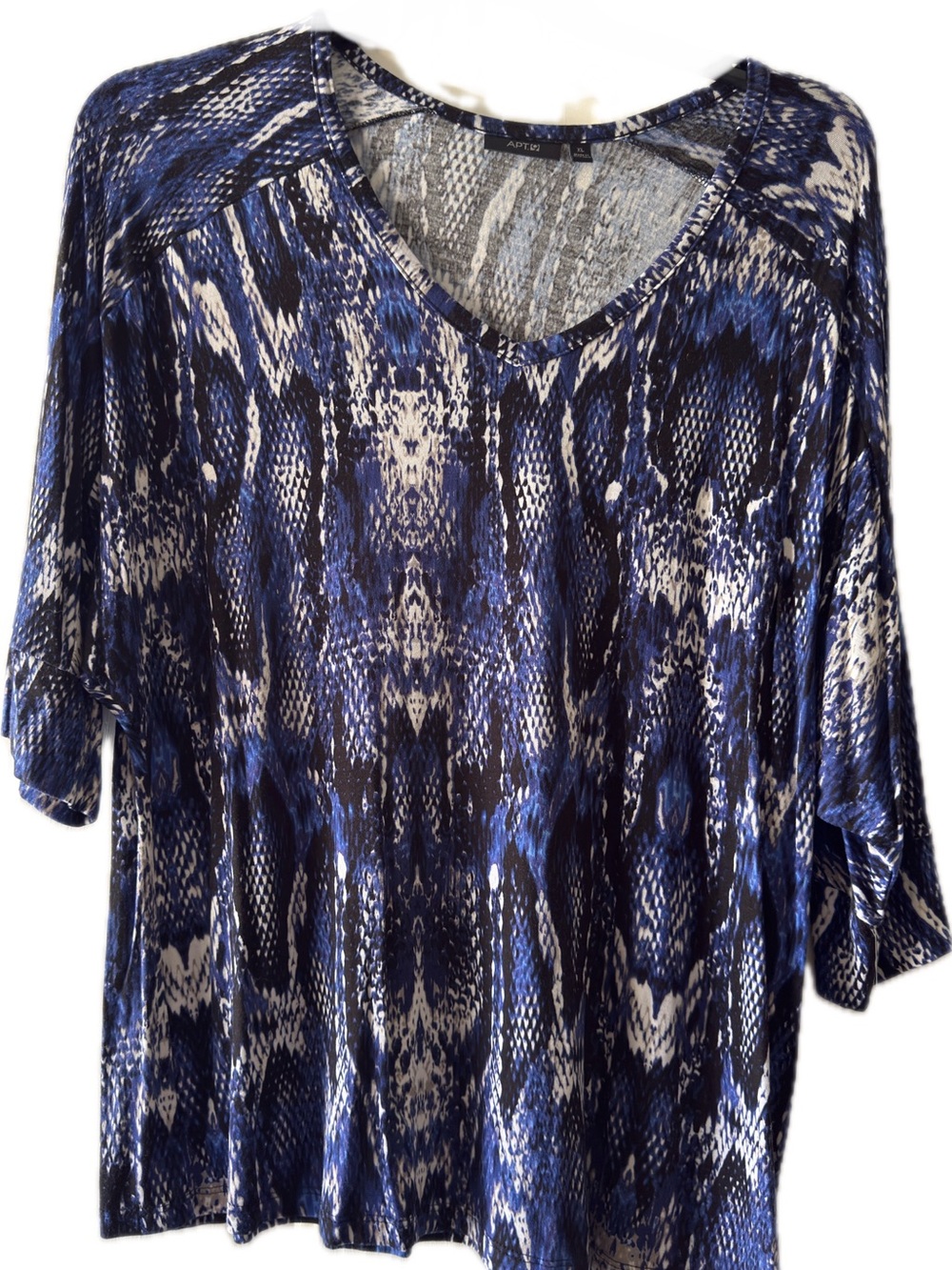 Apt. 9 Navy and White V-Neck Snake Skin Patterned Tunic